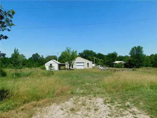 1920 E State Route 2, Garden City, MO 64747