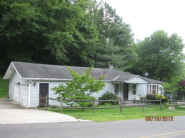 1st image of 2526 Thomas Ave