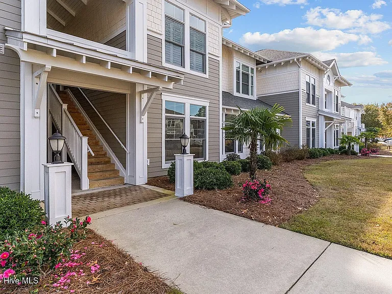 2537 Saint James Dr SE #102 — Photo 11