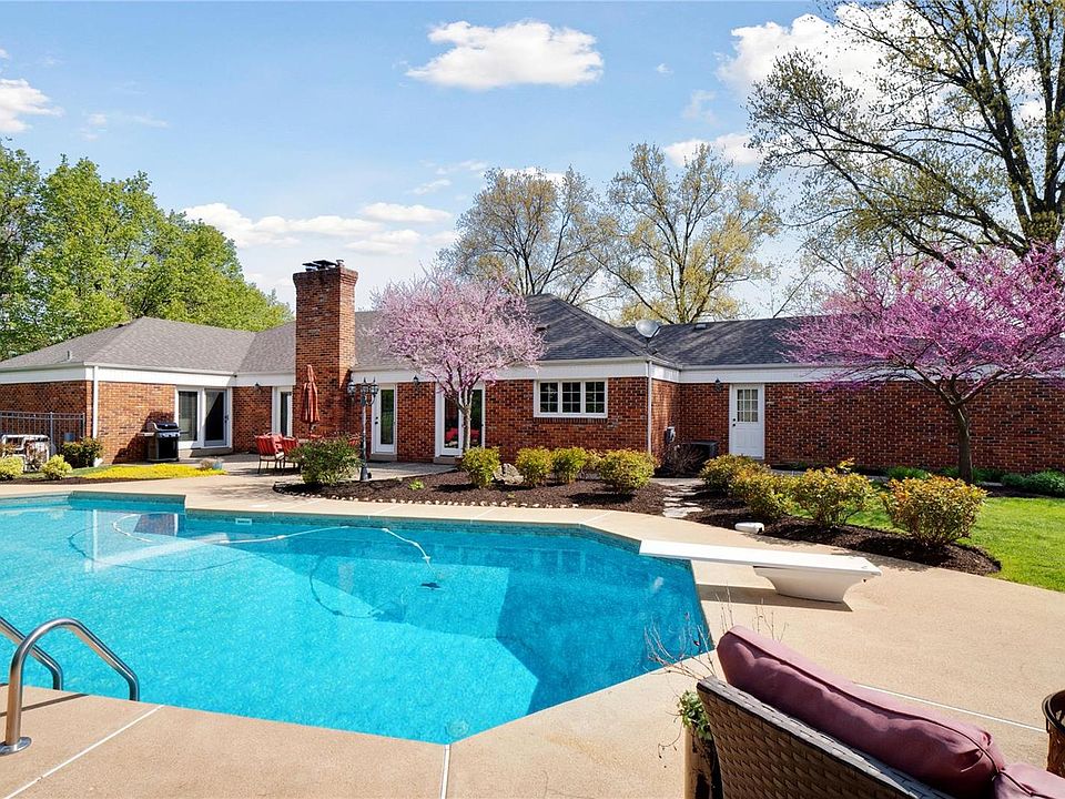 41 Meadowbrook Country Club Est, Ballwin, MO 63011 Zillow