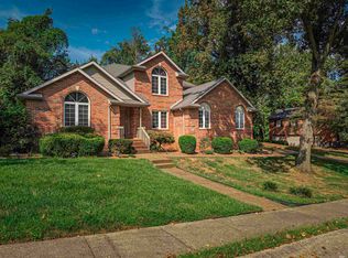 5621 Autumn Ridge Dr, Newburgh, IN 47630