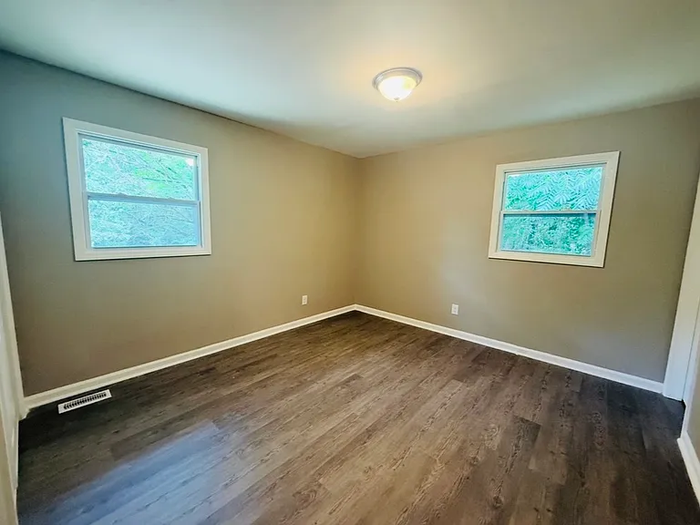 304 E Barr St — Photo 11