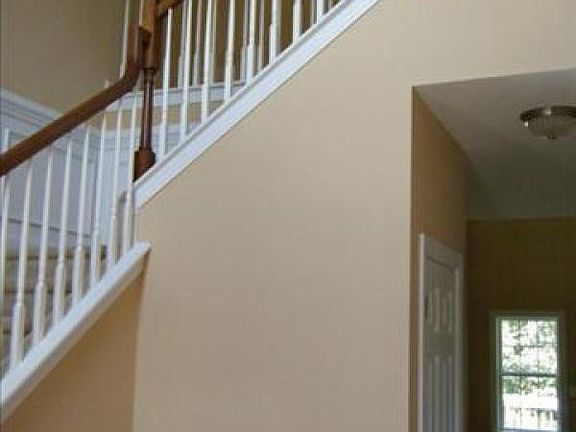 2nd image of 107 Drakewood Dr