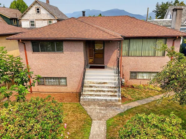 1955 Turner St, Vancouver, BC V5L 1Z9