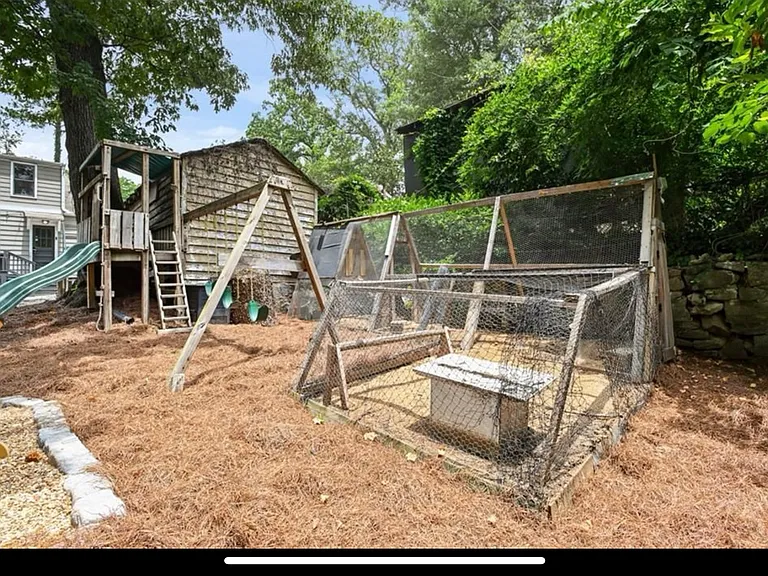 205 Lindbergh Dr NE — Photo 25