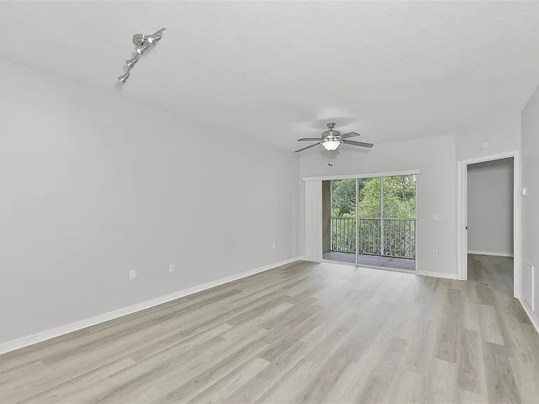 6437 Cypressdale Dr #201 — Photo 5