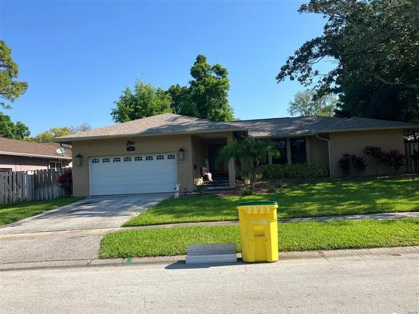 915 Rolling Hills Dr, Palm Harbor, FL 34683