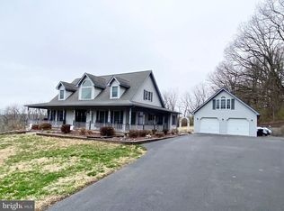 1470 Hilltop Rd, Leesport, PA 19533