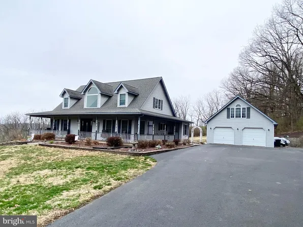 1470 Hilltop Rd, Leesport, PA 19533