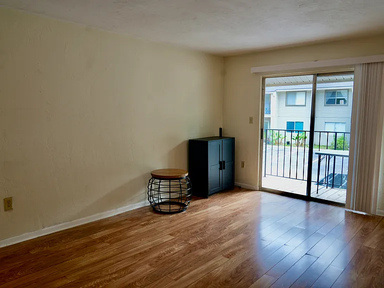 1035 SW 9th St #H21 — Photo 7