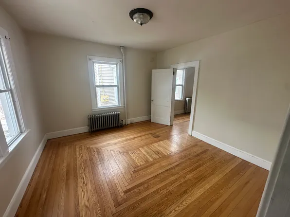 24 Bacon Ave Unit 1, Middletown, CT 06457