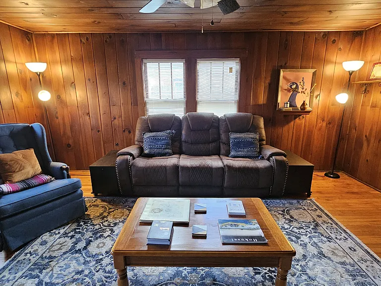 43 Sellers Rd — Photo 2
