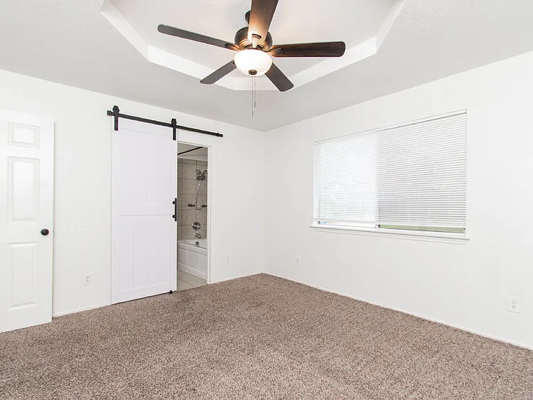 1213 Fox Creek Dr — Photo 16