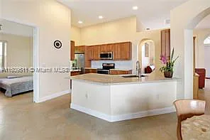 4 bed, 2.0 bath, $4,500 — Photo 2