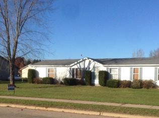 1100 Schabow St, Gresham, WI 54128