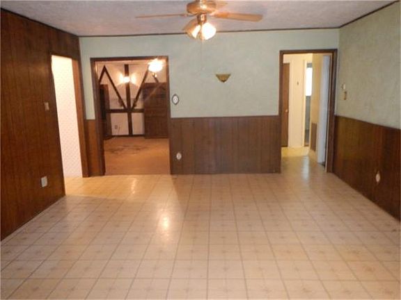 2nd image of 2301 Dewberry Ln