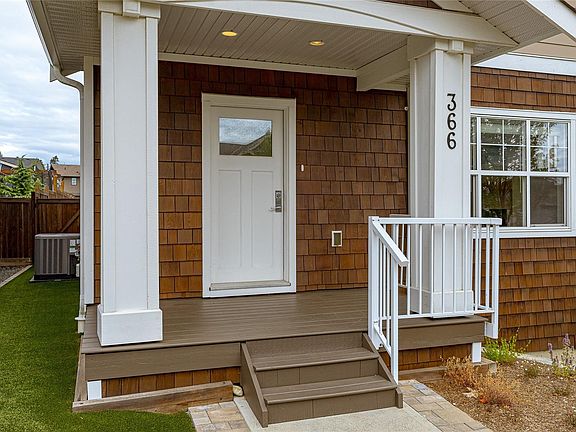 4th image of 366 Caspian Dr