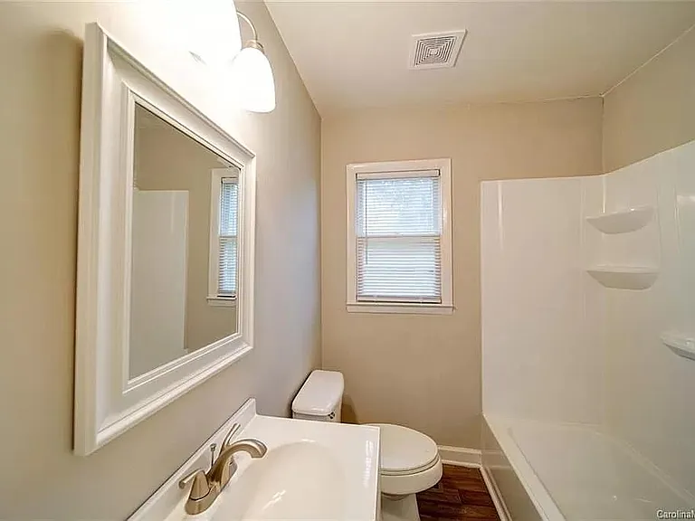 100 Slade St — Photo 10
