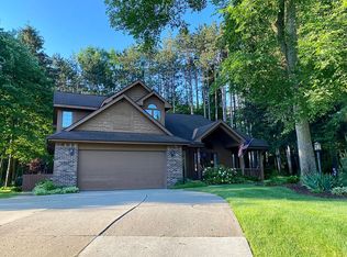 1083 White Oak Dr, Ortonville, MI