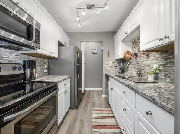 10340 W Whitnall Edge DRIVE #103, Franklin, WI 53132