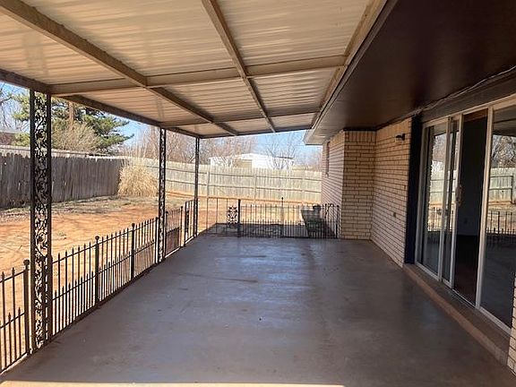 4th image of 1229 N Indiana St