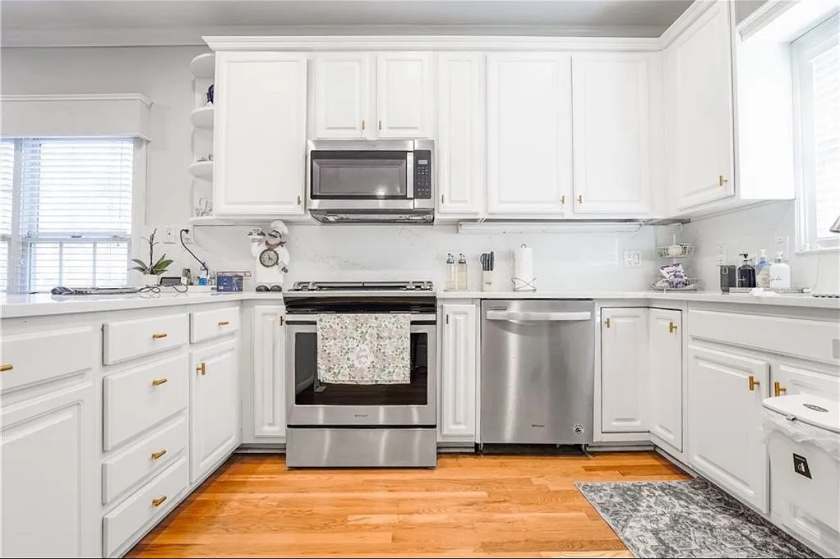 3 bed, 1850 sqft, $2,800 — Photo 3