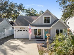 117 NE 19th St, Oak Island, NC 28465