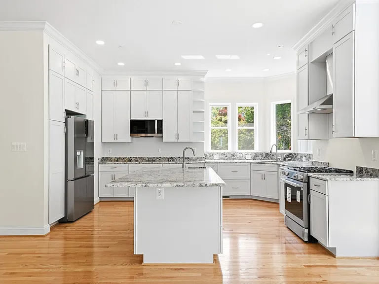 5116 Shore Dr — Photo 35