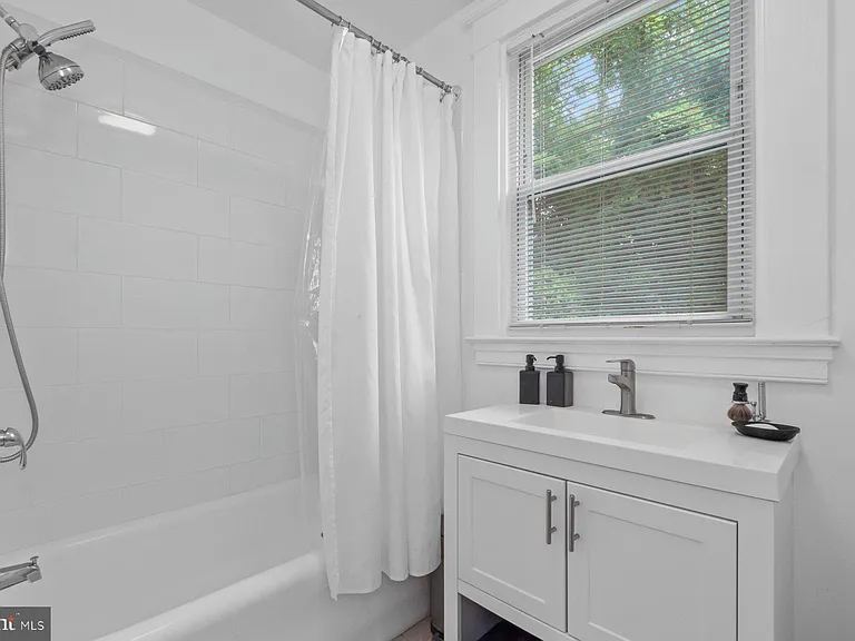 3904 Gwynns Falls Pkwy — Photo 19
