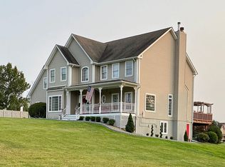 140 Gate Schoolhouse Rd, New Hampton, NY 10958