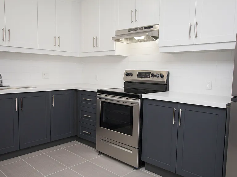 4 Antrim Cres — Photo 3