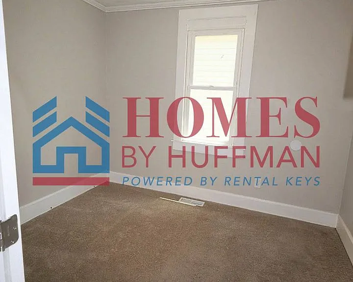 1728 E Illinois St — Photo 10