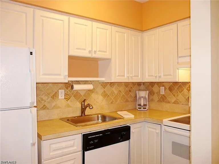 167 N Collier Blvd #L5 — Photo 6