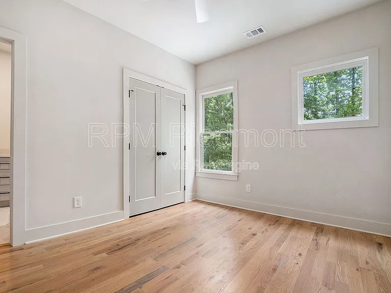 1081 Hill St SE #B — Photo 26
