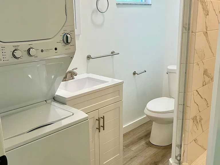 28 Sebastian Ave #C — Photo 9