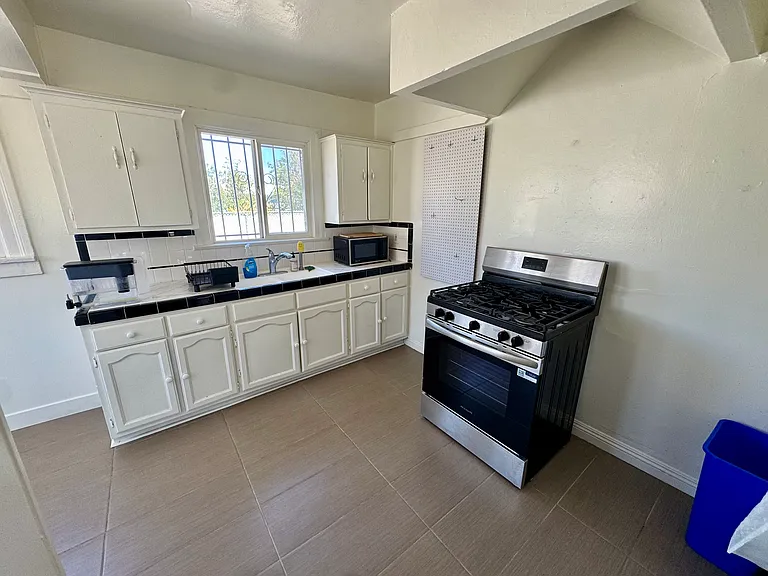 1162 N Madison Ave #1166 — Photo 6