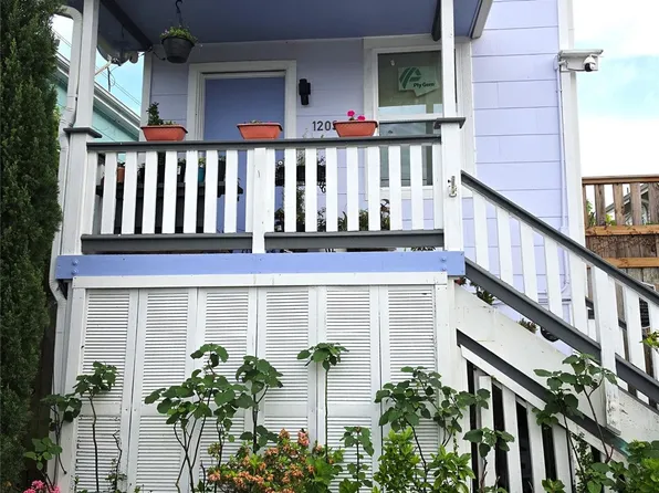 1203 Avenue L, Galveston, TX 77550