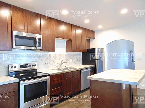 4th image of 433 S Van Buren St #5