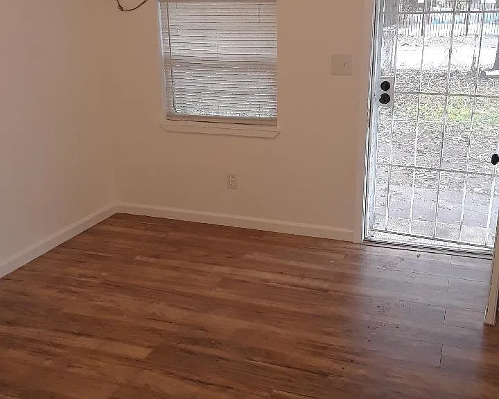 2517 E Harding Way — Photo 7