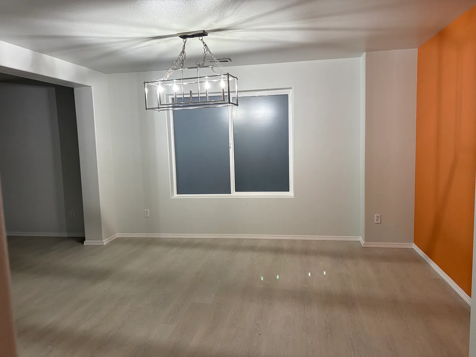 5 bed, 3560 sqft, $4,500 — Photo 2