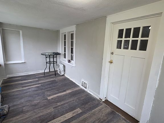 5th image of 101 E Judson Ave #101