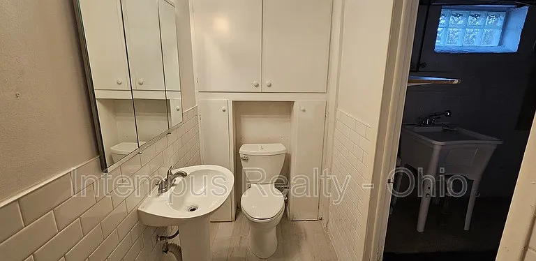 360 E 326th St — Photo 24