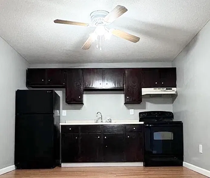 1345 Bodwell Rd — Photo 3