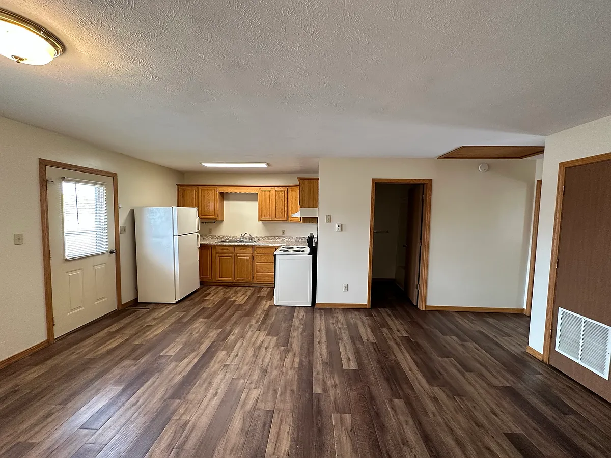 Photo 1 of 19 - 346 N Lakeland Dr #346 - Lagrange, IN Primary Photo - 346 N Lakeland Dr #346