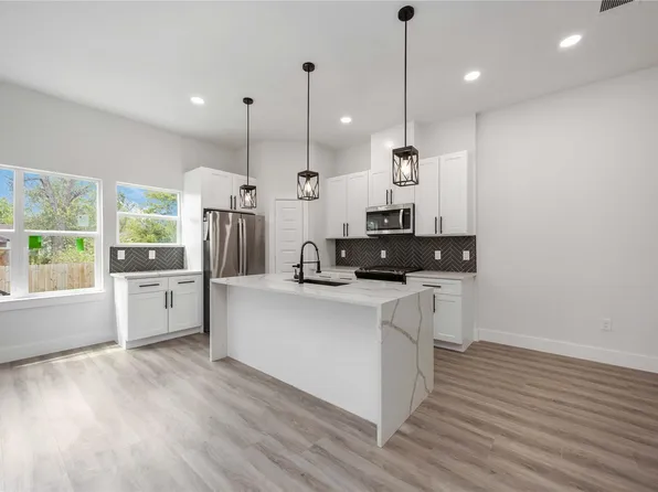 2303 Staples St, Houston, TX 77026