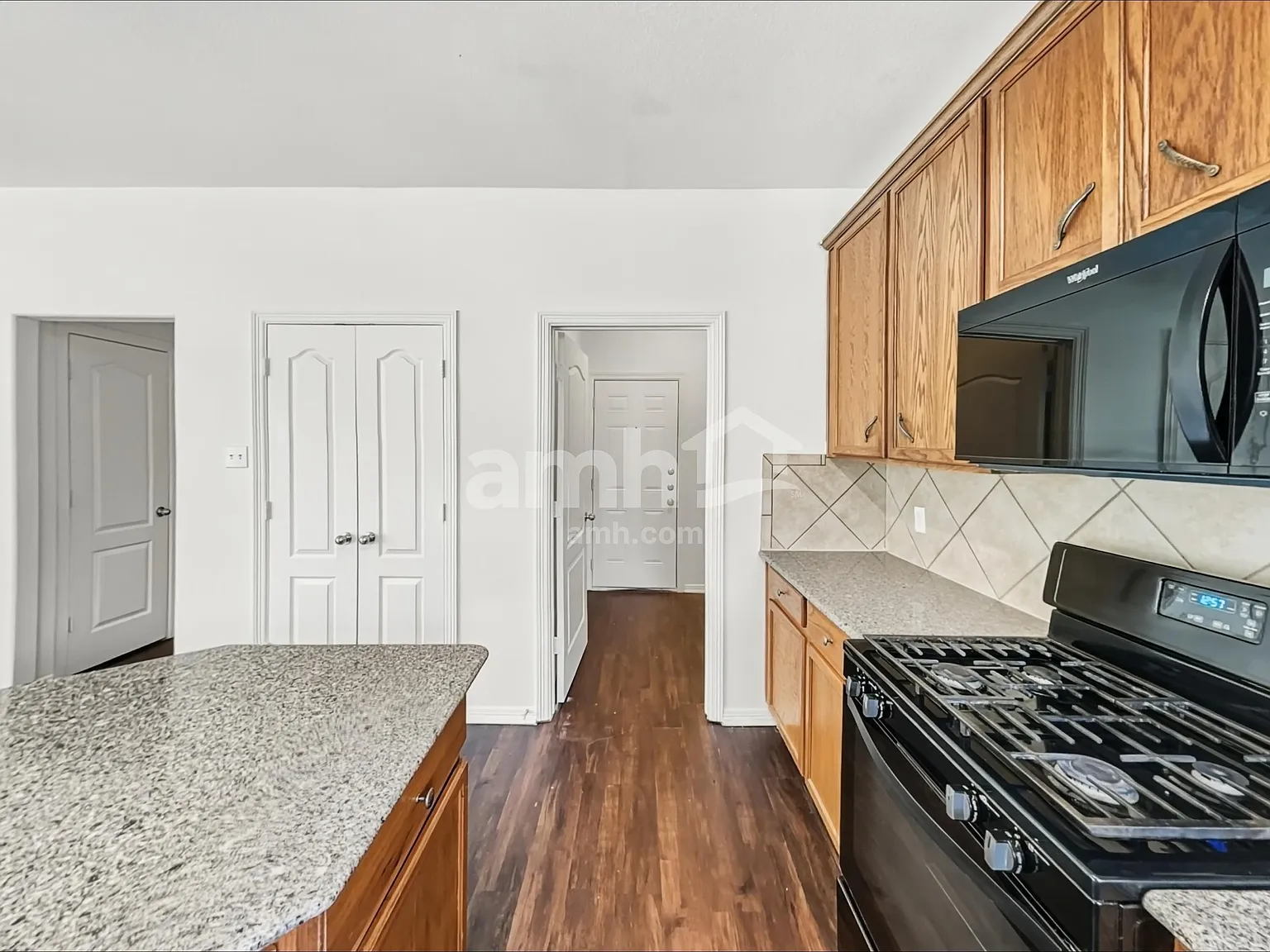 3 bed, 2.5 bath, 2163 sqft, $1,930 — Photo 4