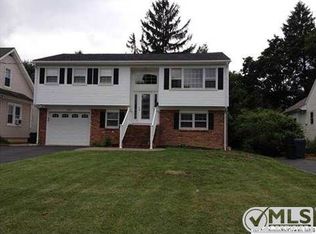 213 Pine Pl, Red Bank, NJ