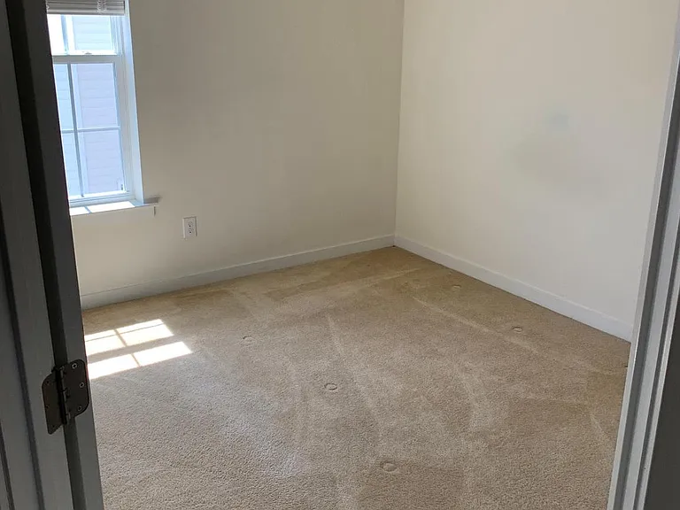 16 Manchester Dr — Photo 9