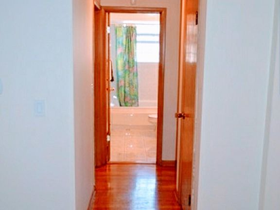 3rd image of 8525 W Catalpa Ave Unit 1N