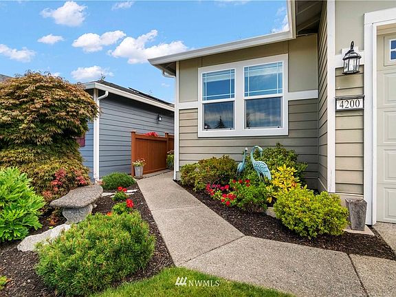 2nd image of 4200 Bainbridge Ct NE